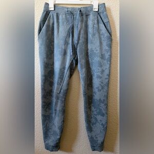 Lululemon Men’s Size Medium City Sweat Joggers Blue Mineral Camo Inseam 28"-DESC
